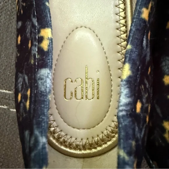 NWOT💕 Cabi Carnaby Floral Velvet Loafer Flats with Gold Horsebit Detail - Picture 3 of 6